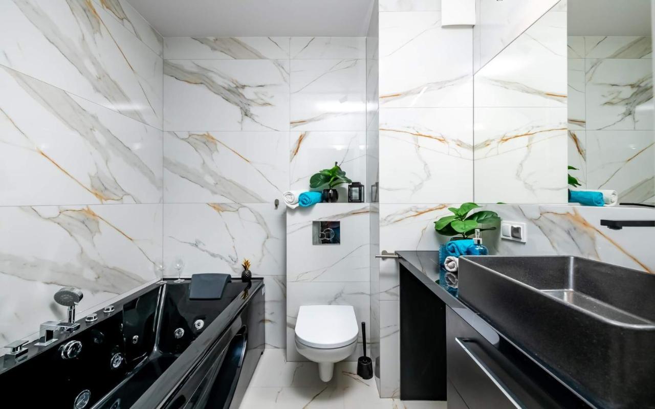 Loveroom Panorama Park Jacuzzi Білосток Екстер'єр фото