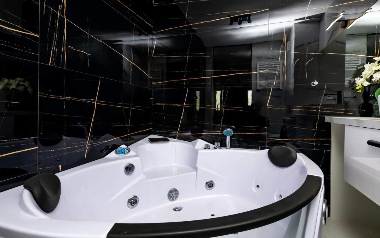 Loveroom Panorama Park Jacuzzi Білосток Екстер'єр фото